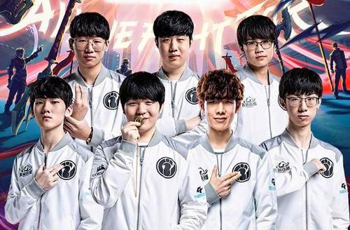 米体：米兰可能租借加强制买断总价4000万欧签霍伊伦